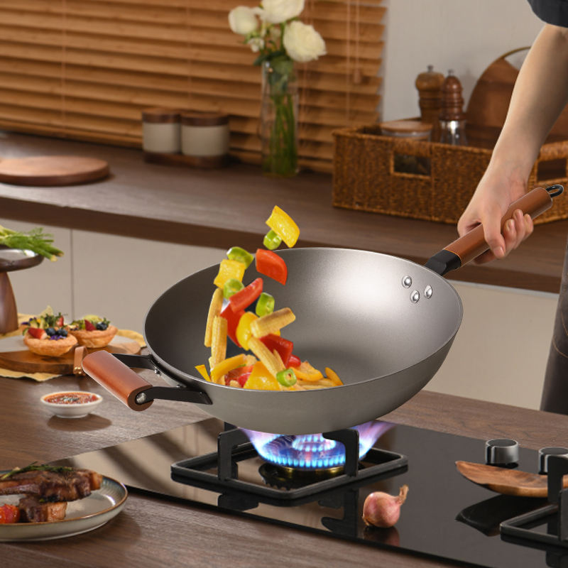 ORANGLES 32cm Lightweight Cast Iron Wok Pan | Non-Stick Chinese Wok with Glass Lid & Wooden Handle for Home & Restaurant Cooking - full product showcase - Image 5 of 5 | suitable for professionals | Florida | Free Shipping ORANGLES