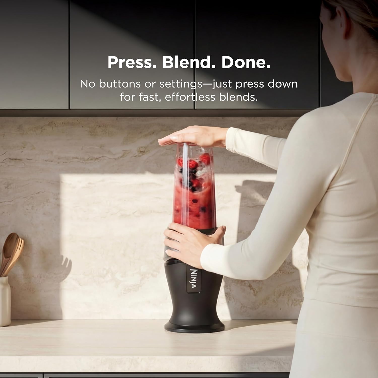 ORANGLES Ninja Fit Compact Personal Blender QB3001SS | 700W Portable Smoothie Blender with 2 To-Go Cups - detailed closeup view - Image 3 of 4 | great for travel | Texas | Free Shipping ORANGLES