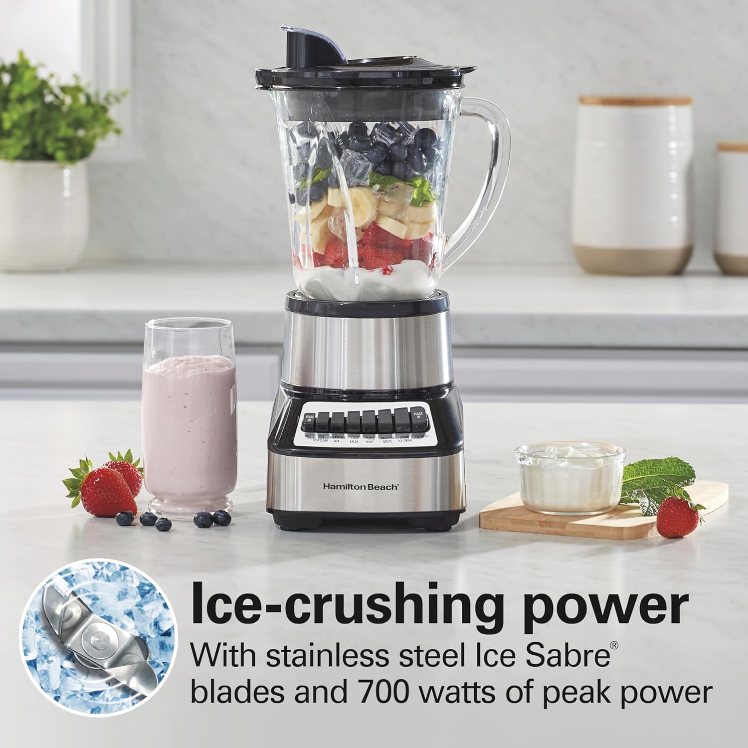 ORANGLES Hamilton Beach Wave Crusher Blender 54221 | 700W Smoothie Blender with 40oz Glass Jar, 14 Functions & Ice Sabre Blades - detailed closeup view - Image 3 of 4 | great for travel | Texas | Free Shipping ORANGLES
